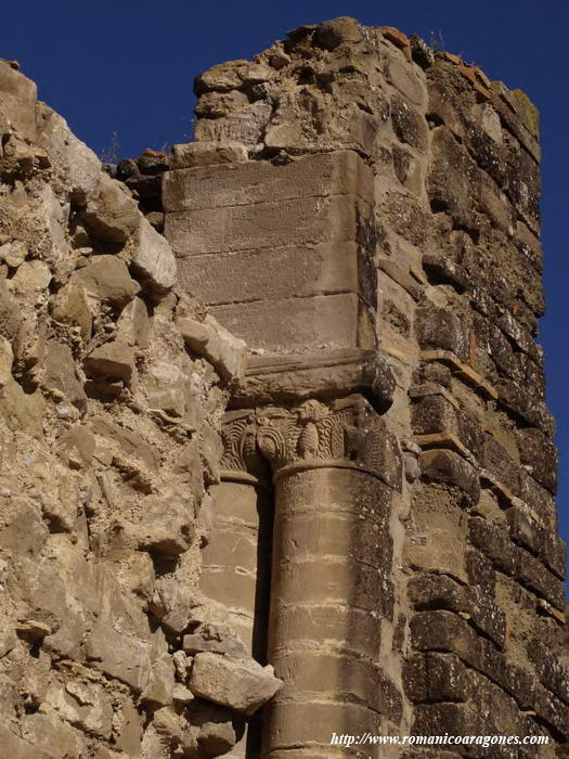 DETALLE DEL ARCO TRIUNFAL EN SU LADO NORTE